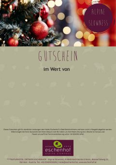 Gutscheinvorlage mit Christbaum und Kugeln im Headerbild